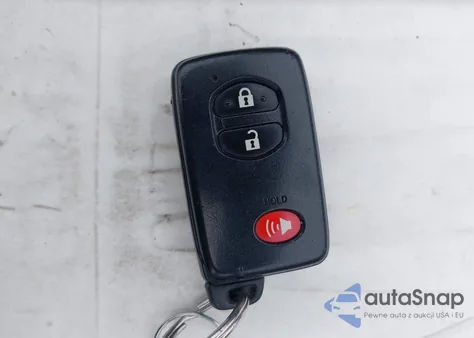 2015 Toyota Prius V Five z USA, uszkodzony, nr VIN JTDZN3EU7FJ028998